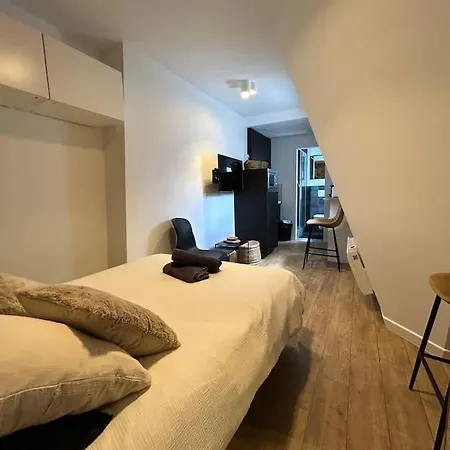 Fully Renovated For 2 *