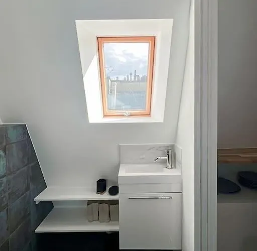 Fully Renovated For 2 *