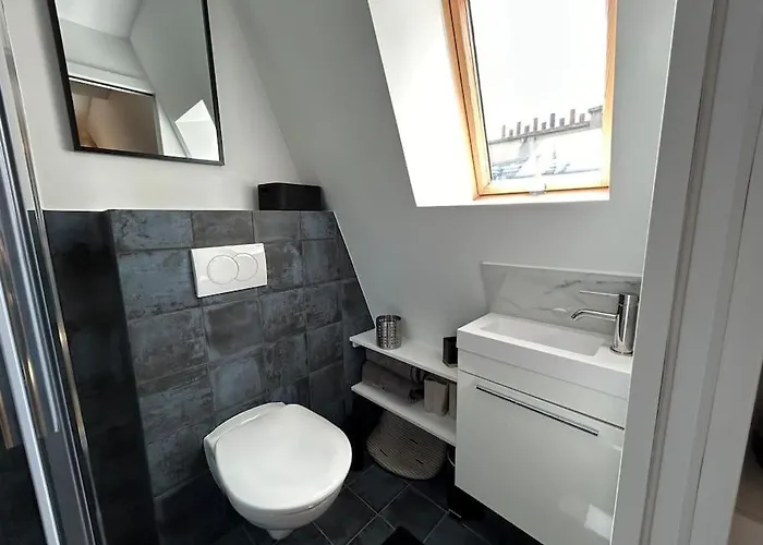 Fully Renovated For 2 *
